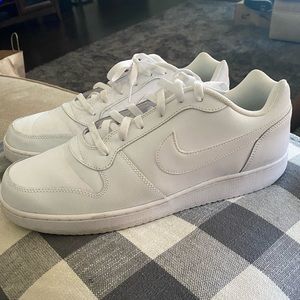 Nike mens Ebernon low.